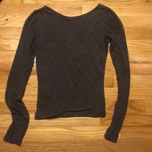grey long sleeve scoop neck tee
